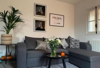 Appartement Villafranca allows 18 year olds to book a room