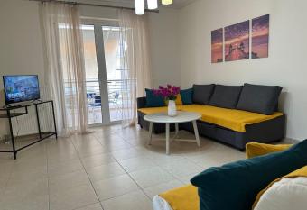 Riviera beach, seaside spacious apt. has Balcony rooms