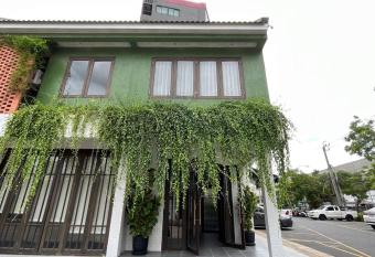 Homie Non -                                 allows 18 year olds to book a room