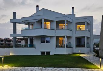 Chilies Rizes has Balcony rooms