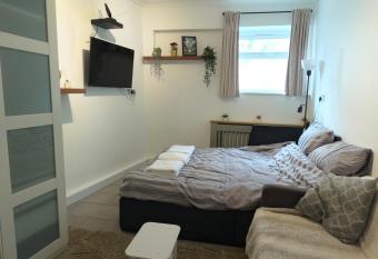 Studio Apartment in Kew allows 18 year olds to book a room