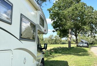 Verblijf- en mobilhomepark allows 18 year olds to book a room