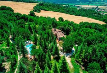 Agriturismo Akasha allows 18 year olds to book a room