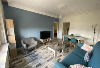 Fun 3-bedroom apartment with balcony has Balcony rooms