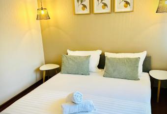 TOP Place to Stay -Self check in 24h has Balcony rooms