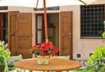 La Casetta nel Borgo allows 18 year olds to book a room