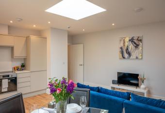Brand new Apartment by the Marina - Sleeps 4 allows 18 year olds to book a room