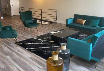 Modern & Luxurious 1 Bedroom in the Heart of Short North allows 18 year olds to book a room