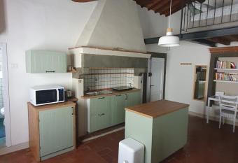 Appartamento Le Maioliche allows 18 year olds to book a room