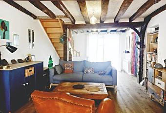 Maison    10 min d Angers has Balcony rooms