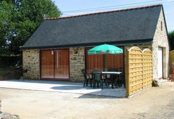 GITE HOUAT has Balcony rooms