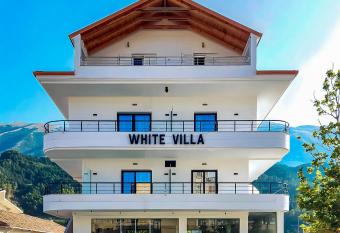 White Villa has Balcony rooms
