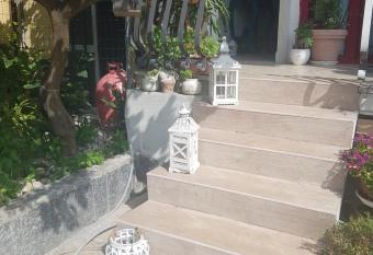 Katar   has Balcony rooms