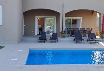 Apartment Dorina has Balcony rooms