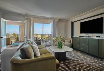 Pendry Newport Beach has Balcony rooms