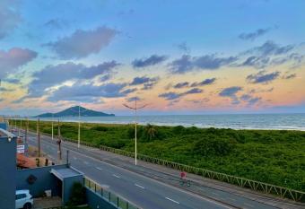 Apartamento Frente MAR Liv180 Beto Carrero has Balcony rooms