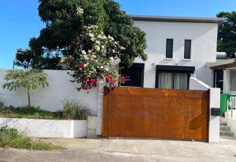 Villa MYA Location allows 18 year olds to book a room