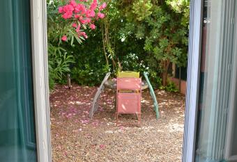 Blanche de Castille has Balcony rooms