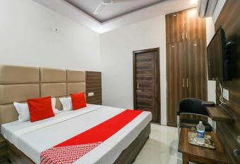 OYO Hotel S Crown allows 18 year olds to book a room