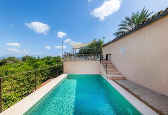 Can Tiro has Balcony rooms