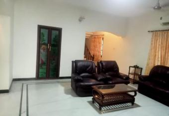 Coimbatore - 3bhk - Guest House allows 18 year olds to book a room