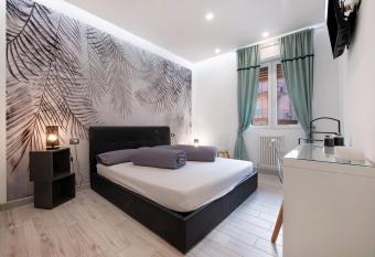 Comfort Lake Como has Balcony rooms