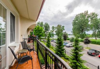 Morena has Balcony rooms