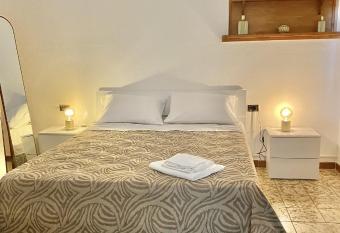 Posizione strategica x il mare has Balcony rooms