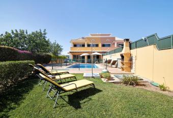 Villa Luna has Smoking rooms