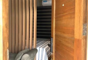 Ashe s Guesthouse has Balcony rooms