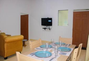 Confortable y c  ntrico allows 18 year olds to book a room