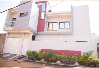 Maison sympathique ! Enti  rement   quip  e has Smoking/Balcony rooms