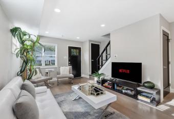 ALX Getaway Near Old Town & METRO rail station allows 18 year olds to book a room