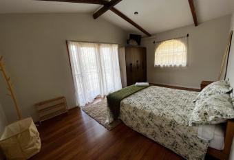 Casa San Lorenzo has Balcony rooms