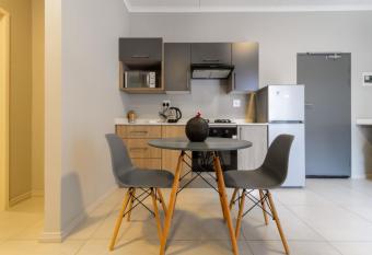 Cozy 1 bedroom in Carlswarld allows 18 year olds to book a room