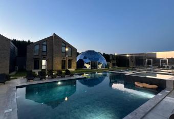 Monu Monci J7 has rooms with a private hot tub