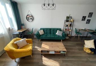 1-izbov   byt allows 18 year olds to book a room