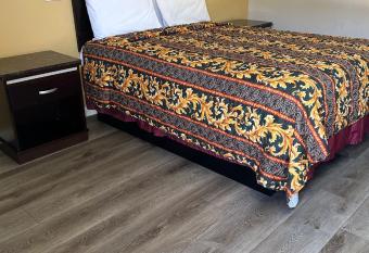 Royal Inn allows 18 year olds to book a room