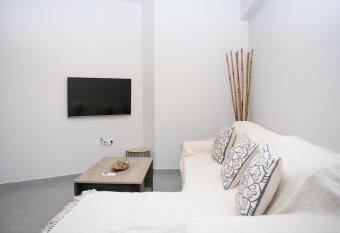 Angie   s apartment has Balcony rooms