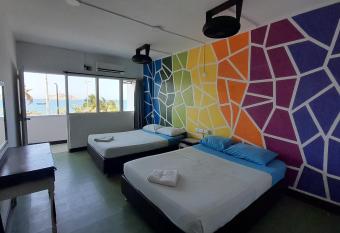 Panamerican Hostel has Smoking/Balcony rooms