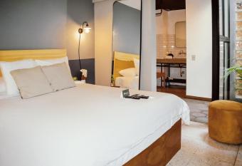 Cardedeu Express Hotel allows 18 year olds to book a room