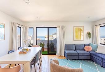 Ocean View 1 BR Dream Escape in Manhattan Beach has Balcony rooms