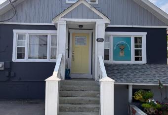 Laughing Llama allows 18 year olds to book a room