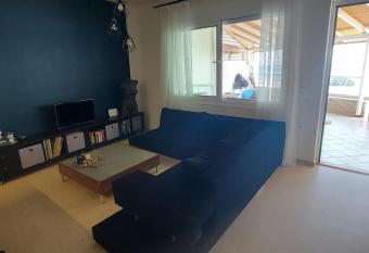 Emma s place allows 18 year olds to book a room