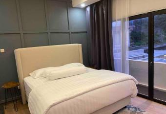 Gulman Villa Cisarua has Balcony rooms