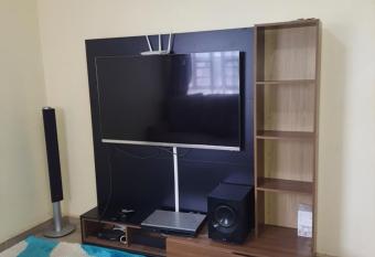 One bedroom Airbnb Fully furnished. has Balcony rooms