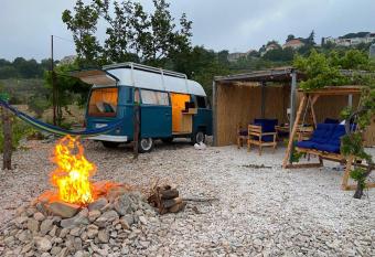 Batroun van camping has Smoking rooms