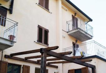 Residenza Il Conte has Balcony rooms