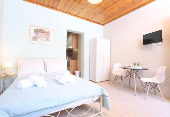 Andromache s has Balcony rooms