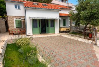 Anka has Balcony rooms